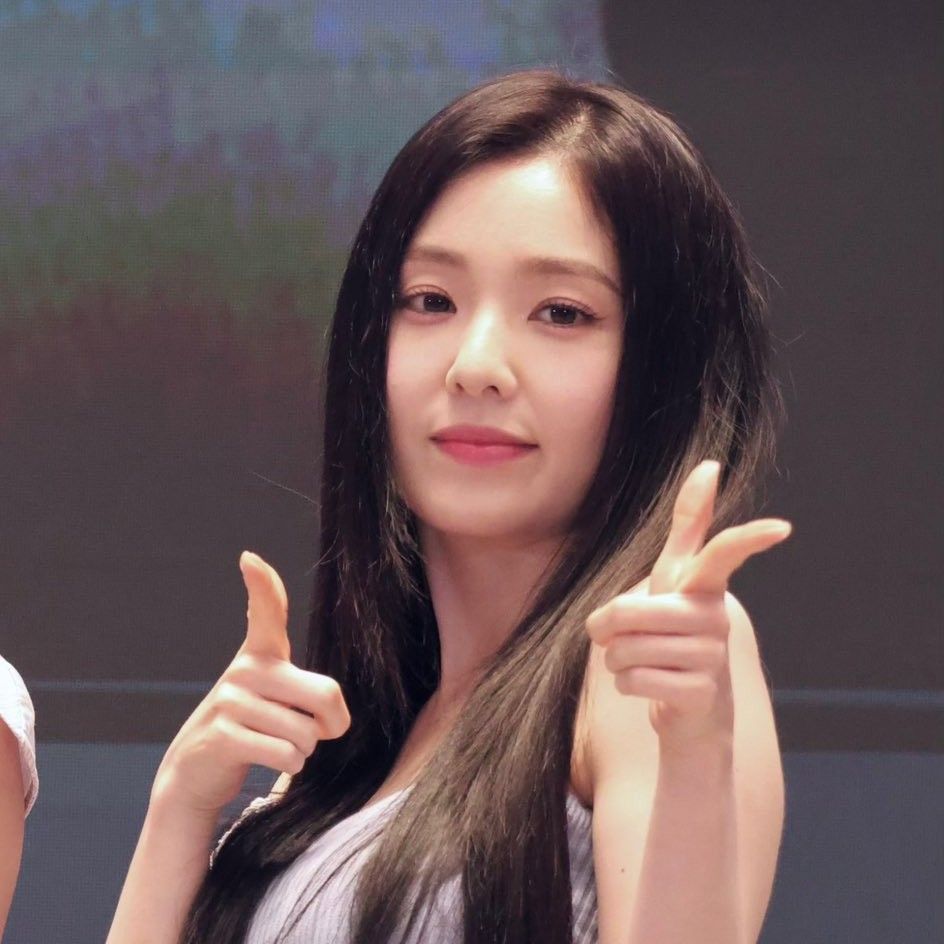 Behind-the-scenes cut of Irene (Red Velvet)