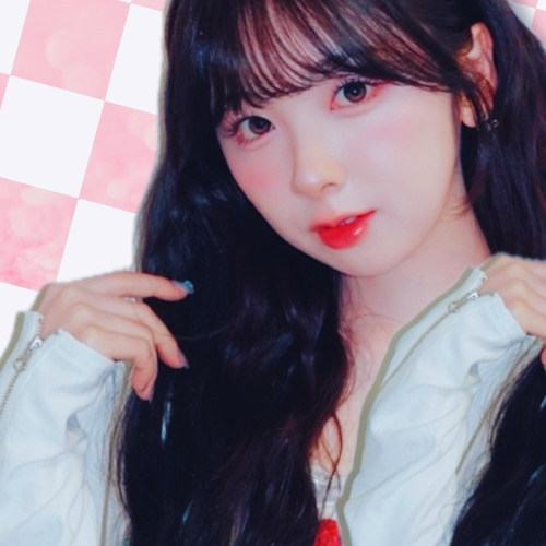 Behind-the-scenes cut of Miihi (NiziU)