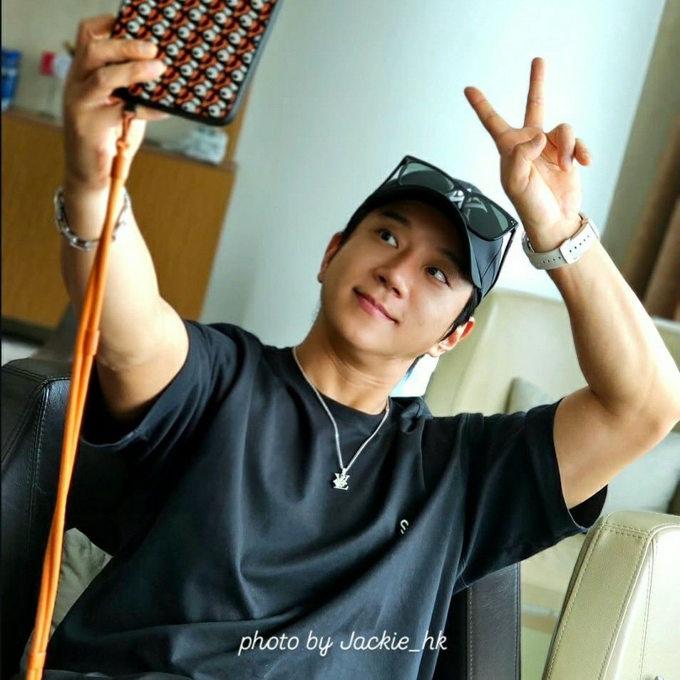 Behind-the-scenes cut of Hwang Chiyeol
