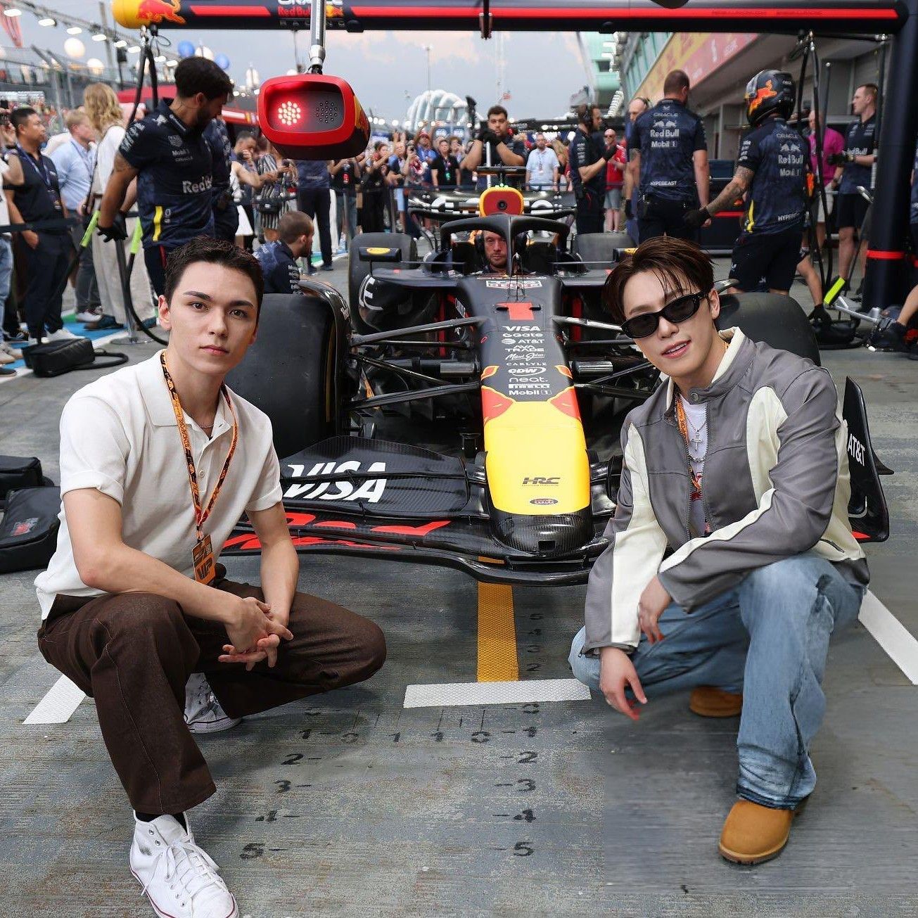 A moment captured by Vernon (SEVENTEEN)'s fan