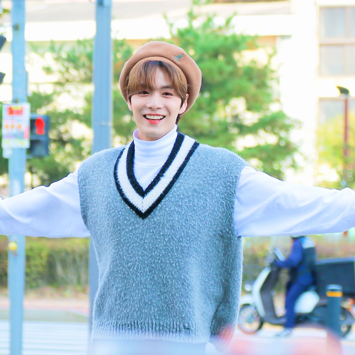 A moment captured by Kim Jonghyeon's fan