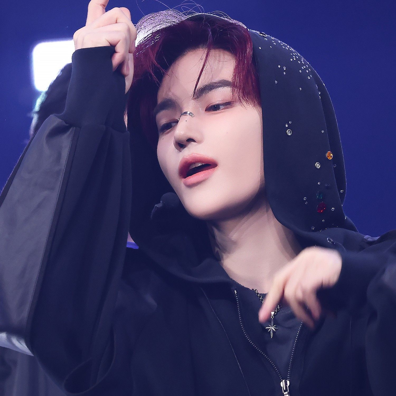 Hot post catching attention from 자유게시판's fandom