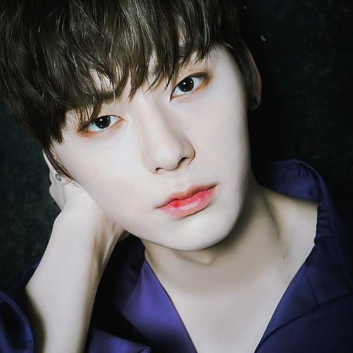 Behind-the-scenes cut of Hwang Minhyun