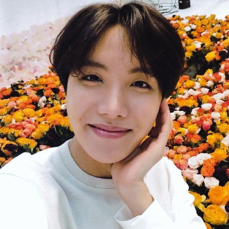 Foto terbaru j-hope (BTS)