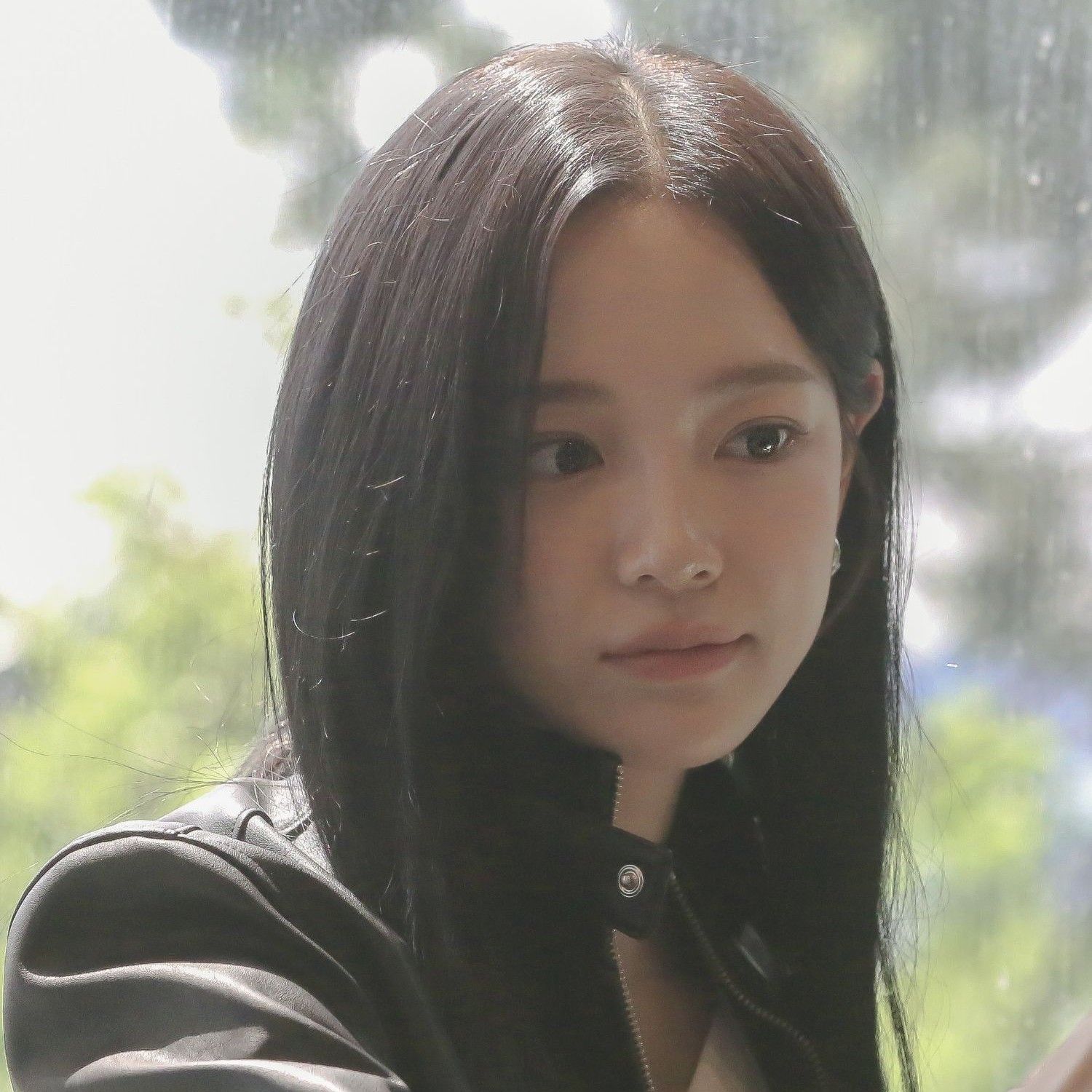 Behind-the-scenes cut of Sejeong