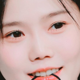 A moment captured by Hyojung (OH MY GIRL)'s fan