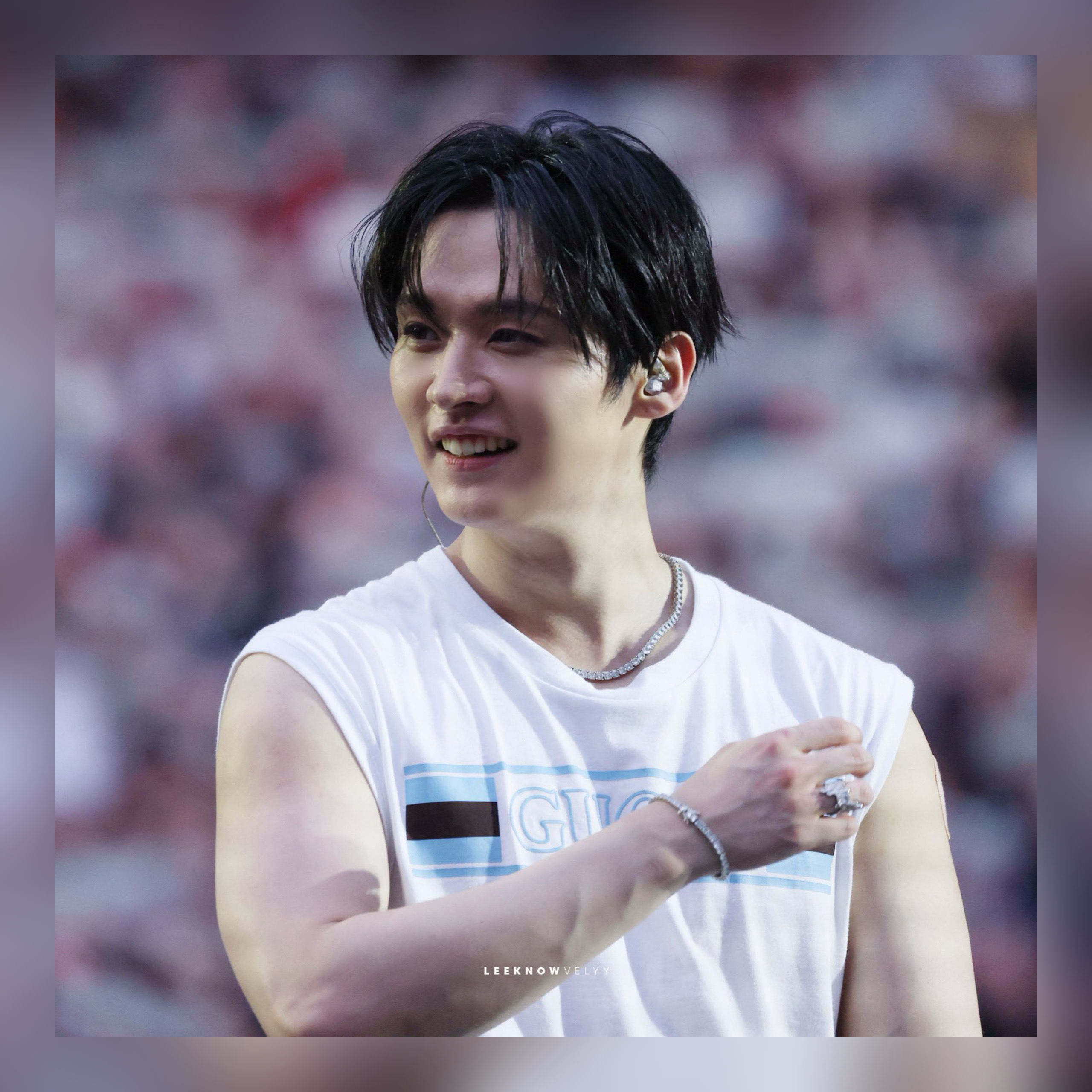 A moment captured by Lee Know (Stray Kids)'s fan