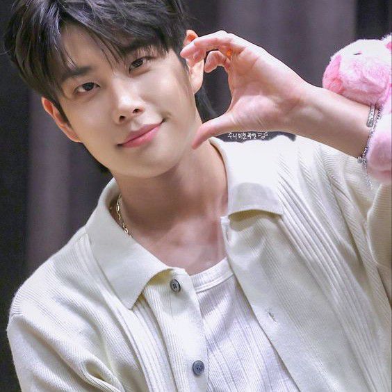 Foto aktivitas terbaru ASTRO