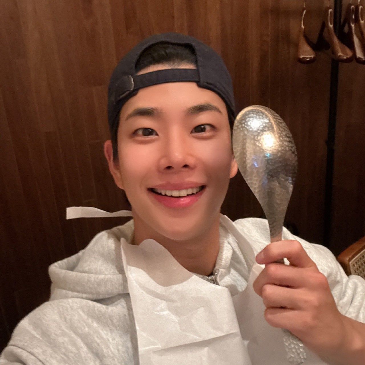 ASTROの舞台裏ショット