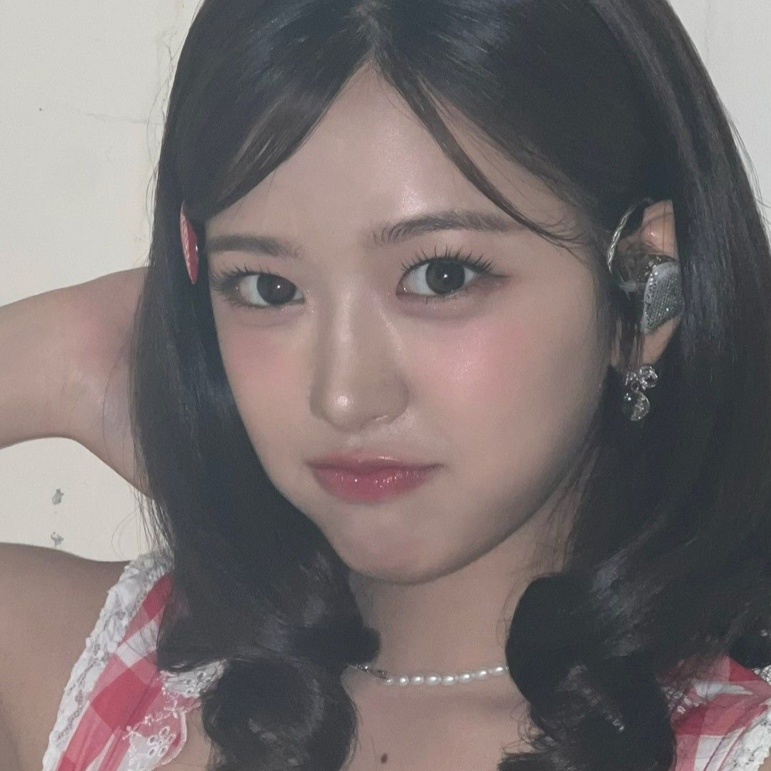 Behind-the-scenes cut of An Yujin (IVE)