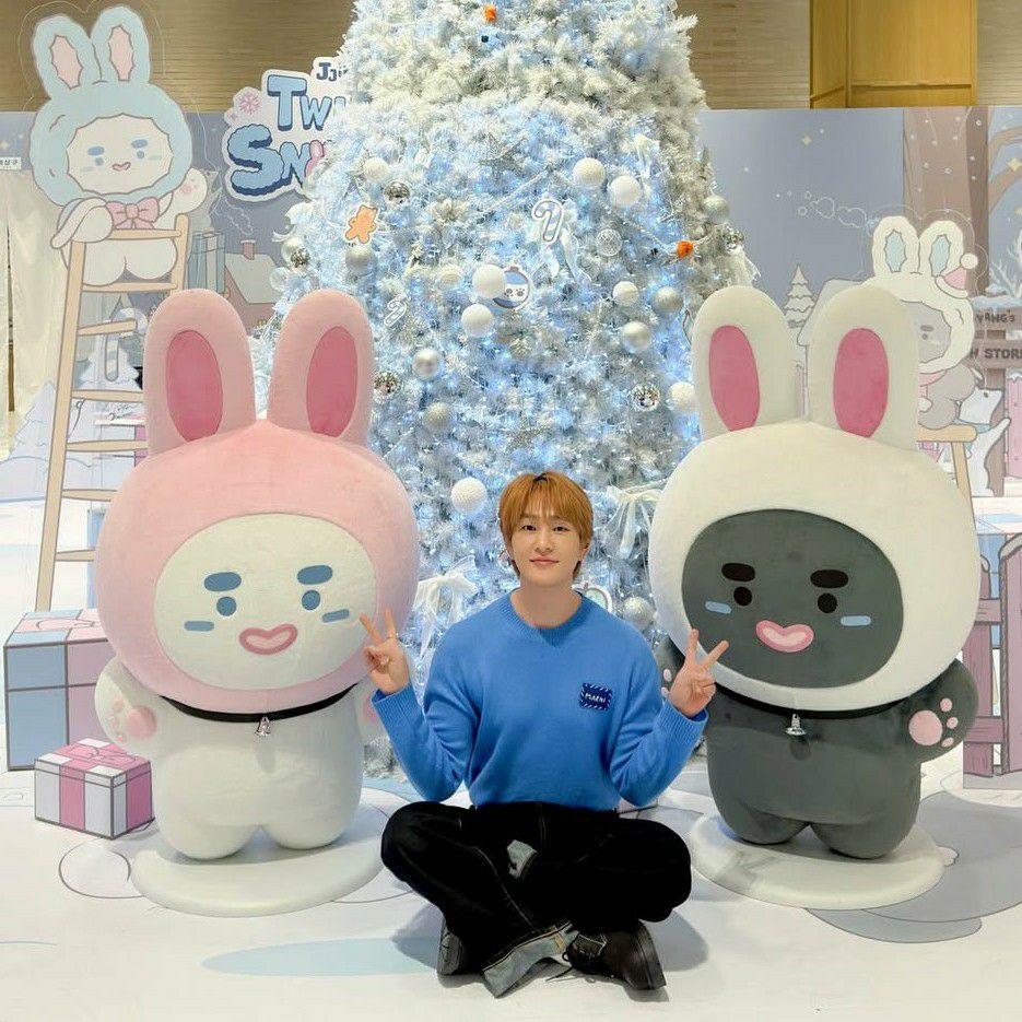 A moment captured by Onew (SHINee)'s fan