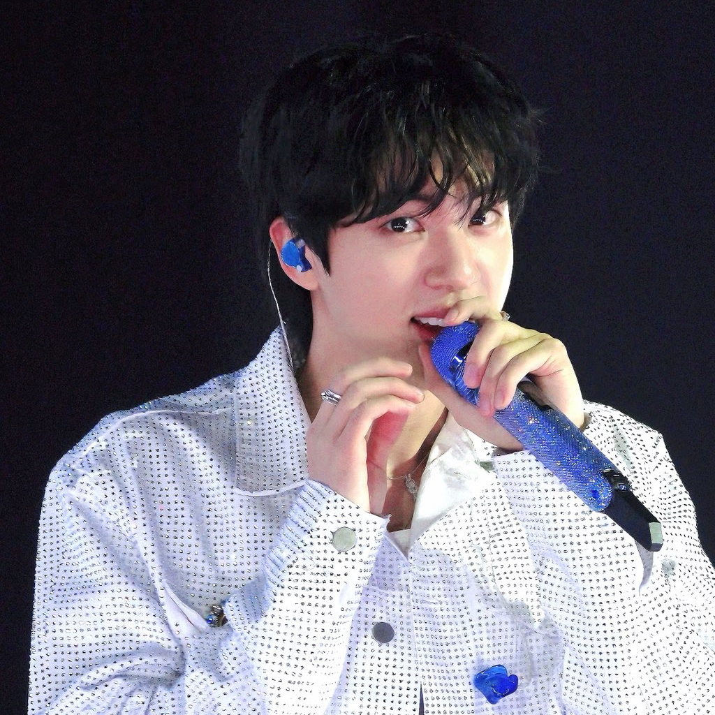 진 (방탄소년단)의 비하인드 컷