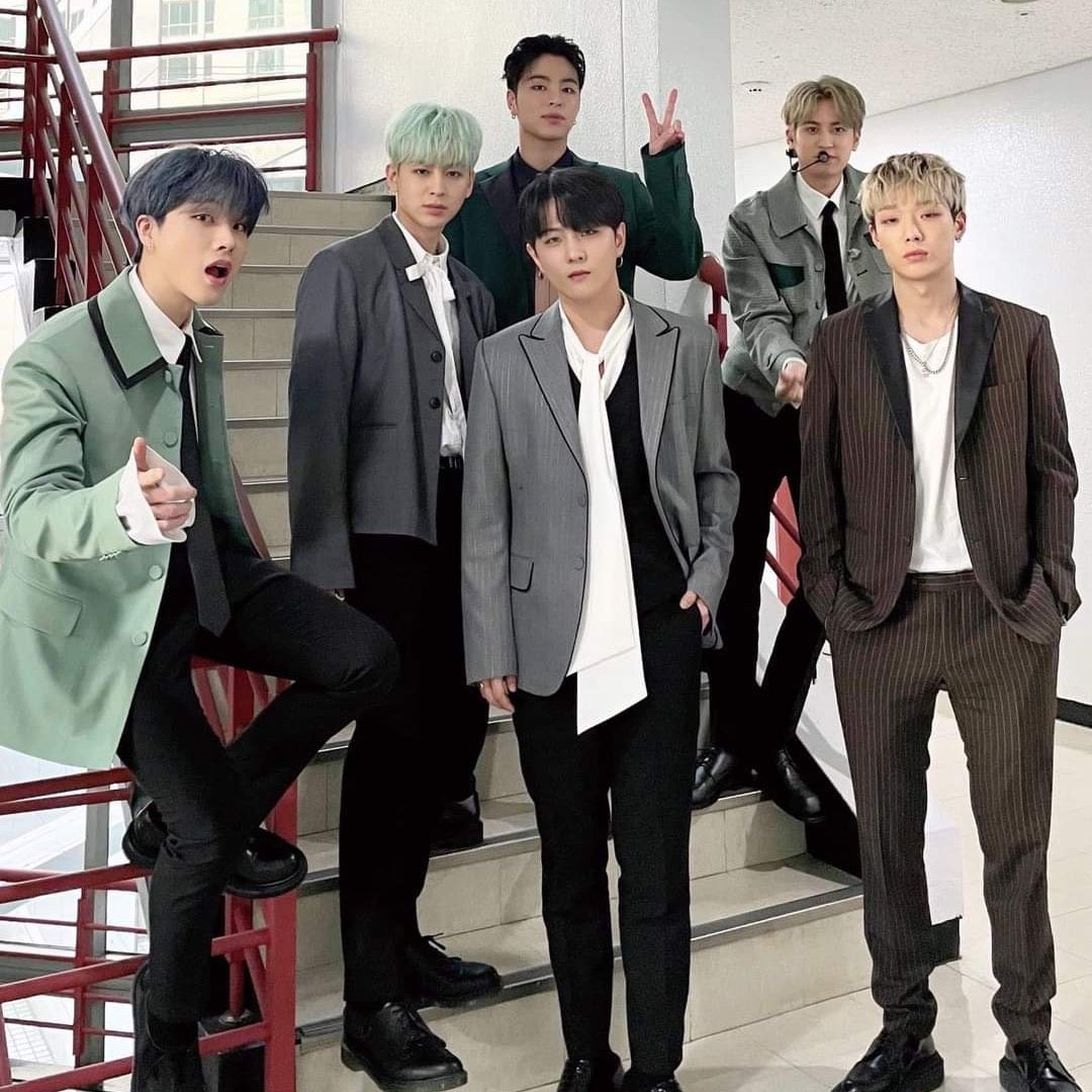 Latest photo of iKON