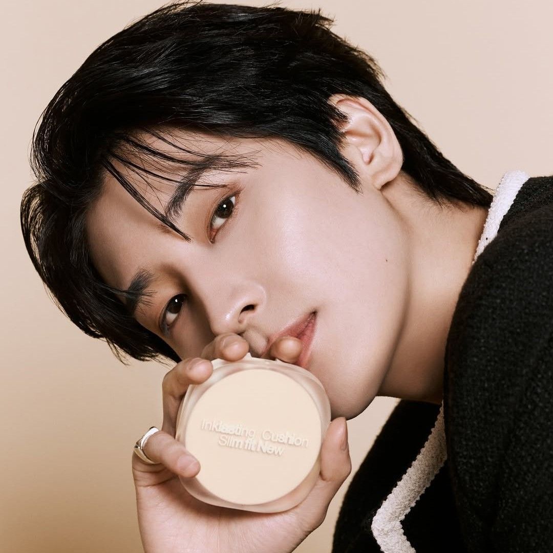 Recent activity shot of Wonwoo (SEVENTEEN)