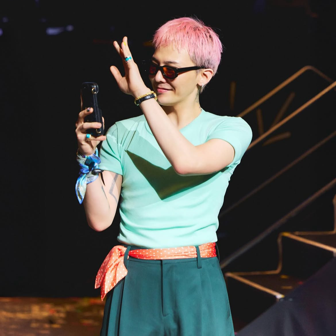 Behind-the-scenes cut of G-DRAGON (BIGBANG)
