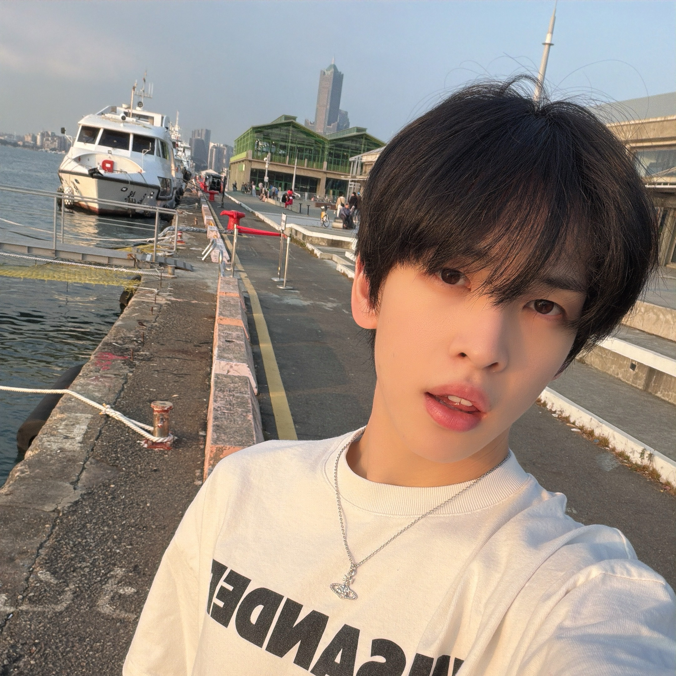 Recent activity shot of Allen (CRAVITY)