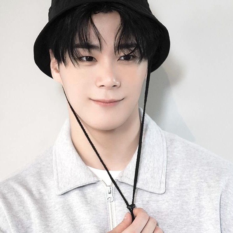 Behind-the-scenes cut of Moonbin (ASTRO)