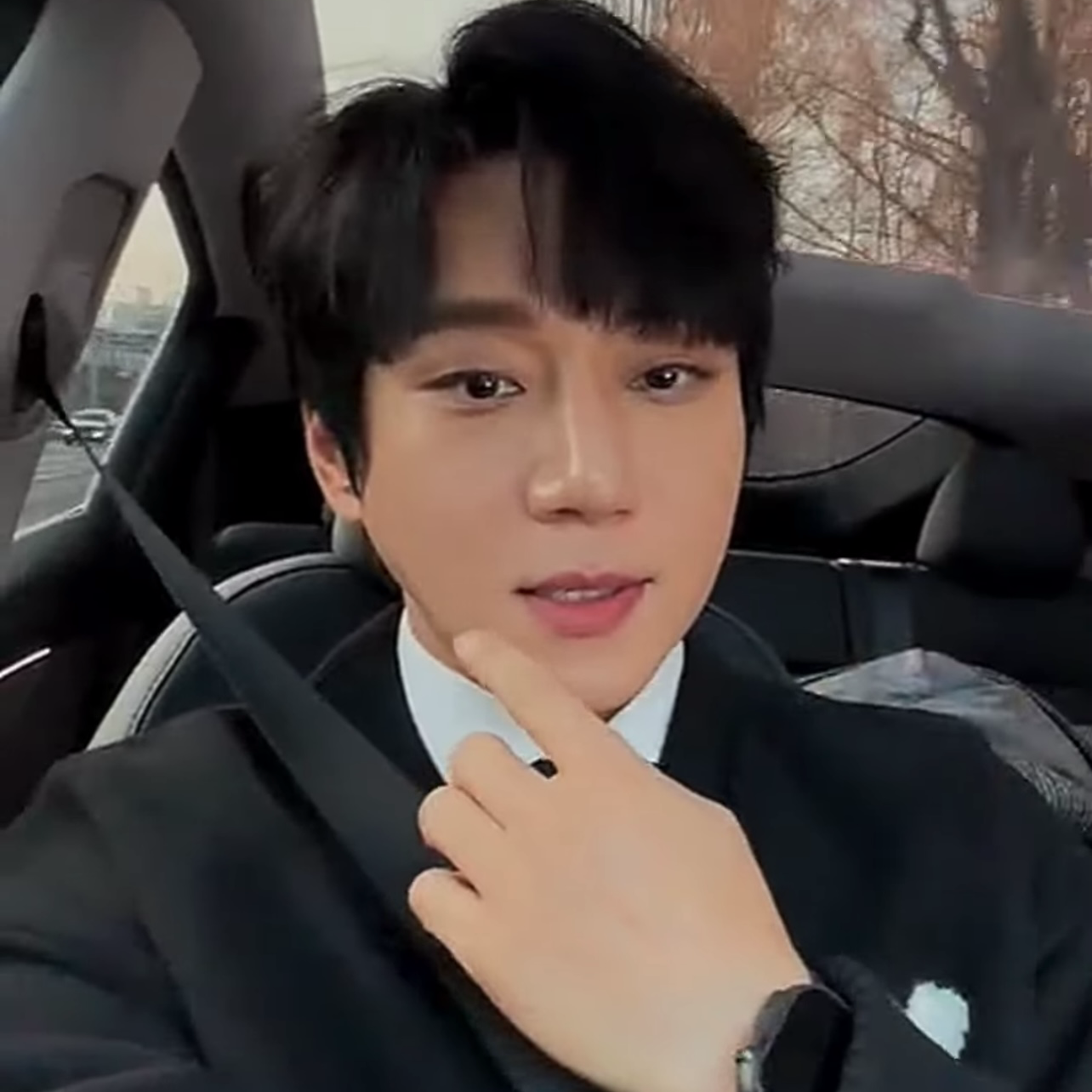 A moment captured by Hwang Chiyeol's fan