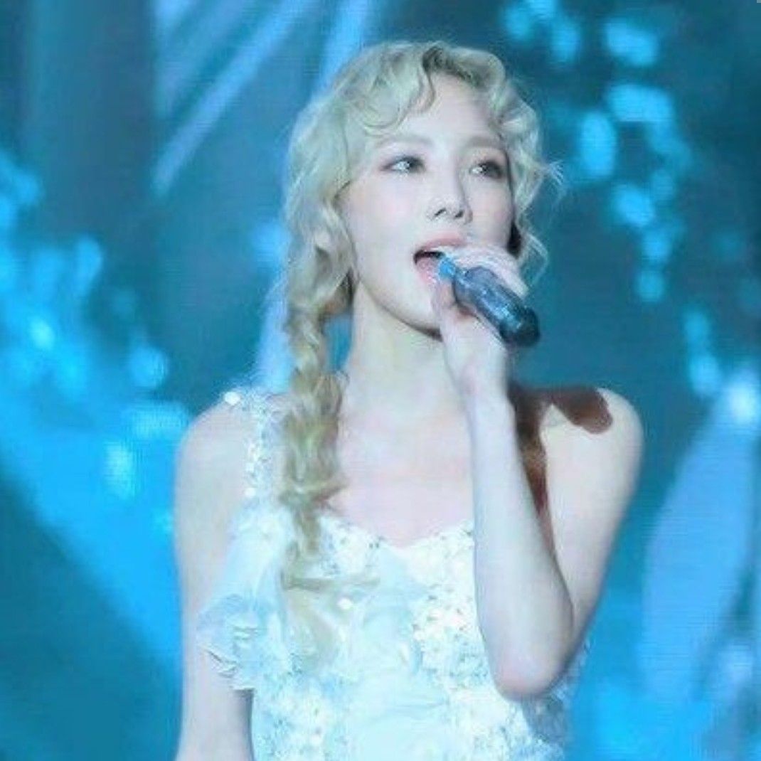 A moment captured by Taeyeon (Girls' Generation)'s fan