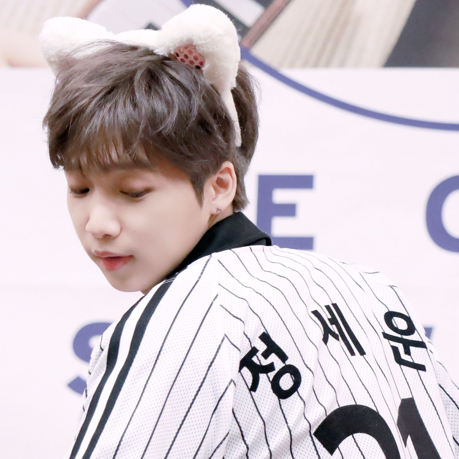 A moment captured by Jeong Sewoon's fan