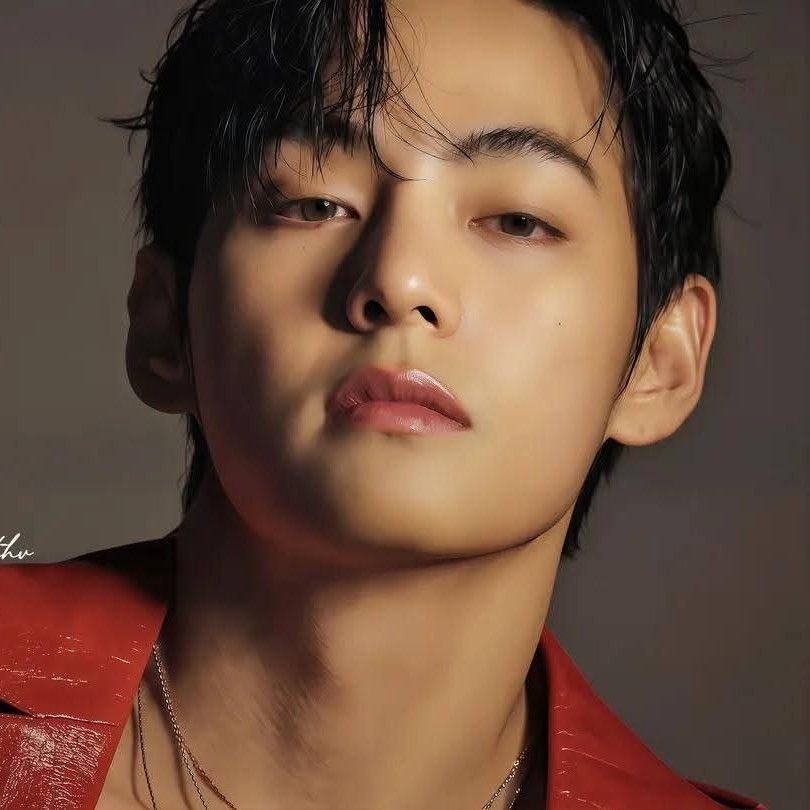 뷔 (방탄소년단)의 최신 사진