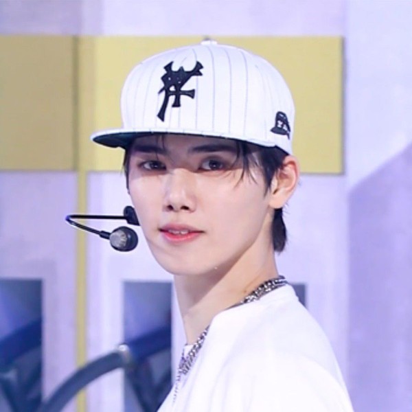 Popular profile picture of Minhee (CRAVITY) loved by fans