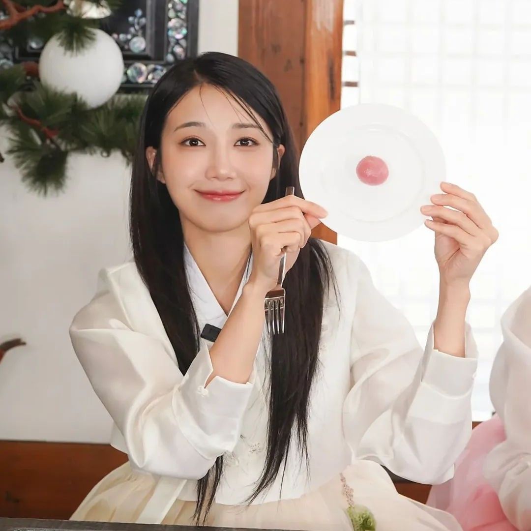 Behind-the-scenes cut of Jeong Eunji (Apink)