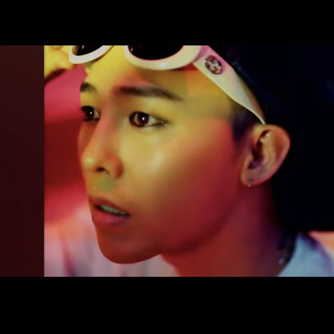 A moment captured by G-DRAGON (BIGBANG)'s fan