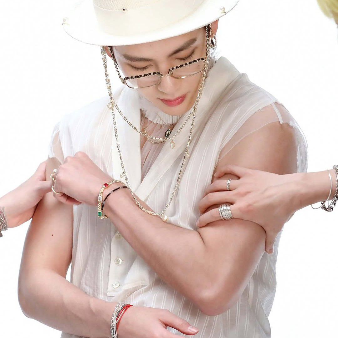 Recent activity shot of V (BTS)
