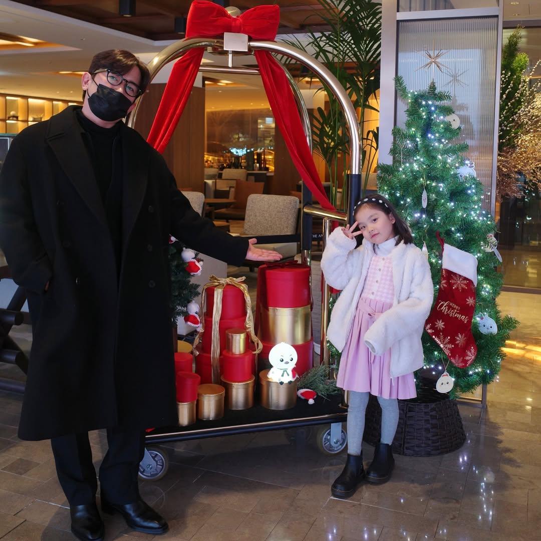 A moment captured by Lee Minwoo (SHINHWA)'s fan