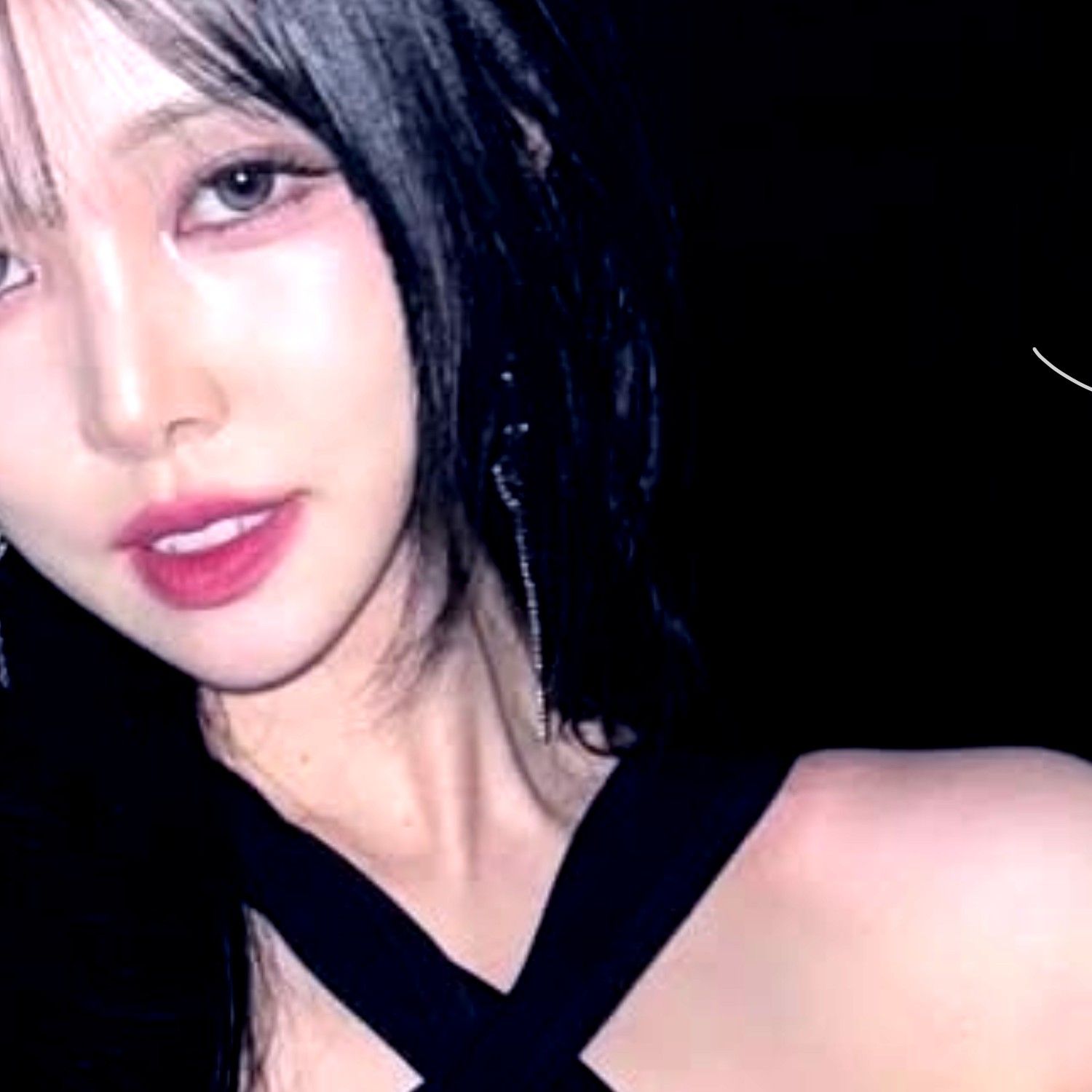 A moment captured by Yuju (GFRIEND)'s fan