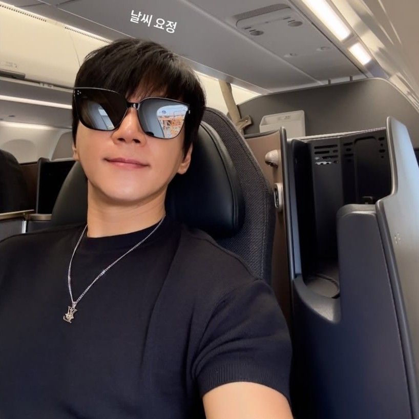 Recent activity shot of Hwang Chiyeol