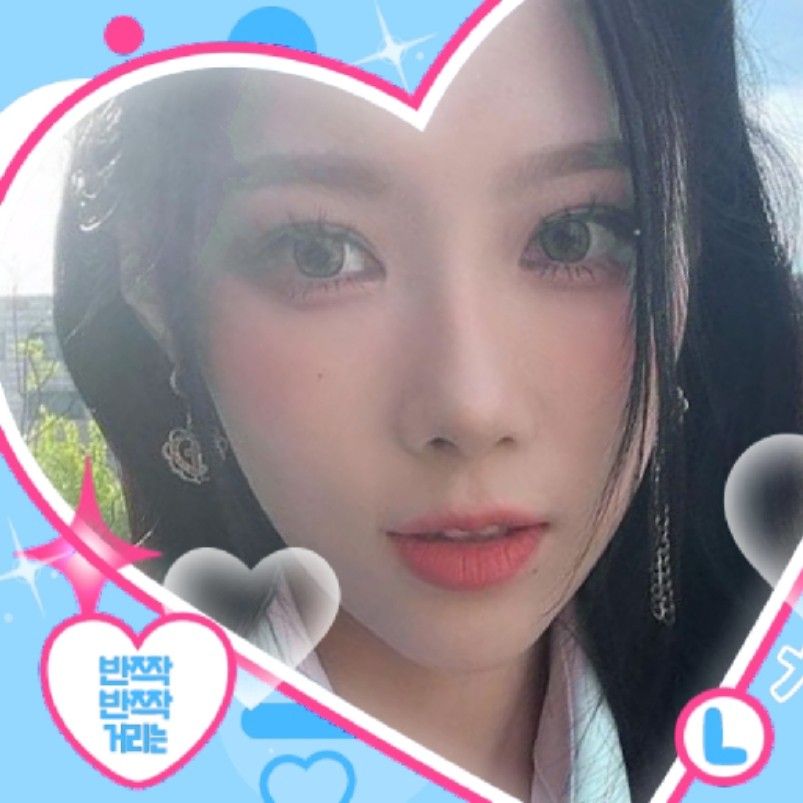 A moment captured by Handong (DREAMCATCHER)'s fan