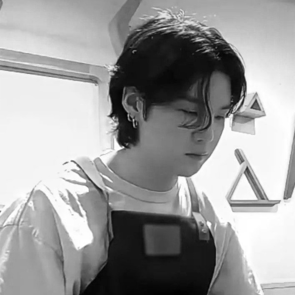 Foto terbaru SUGA (BTS)