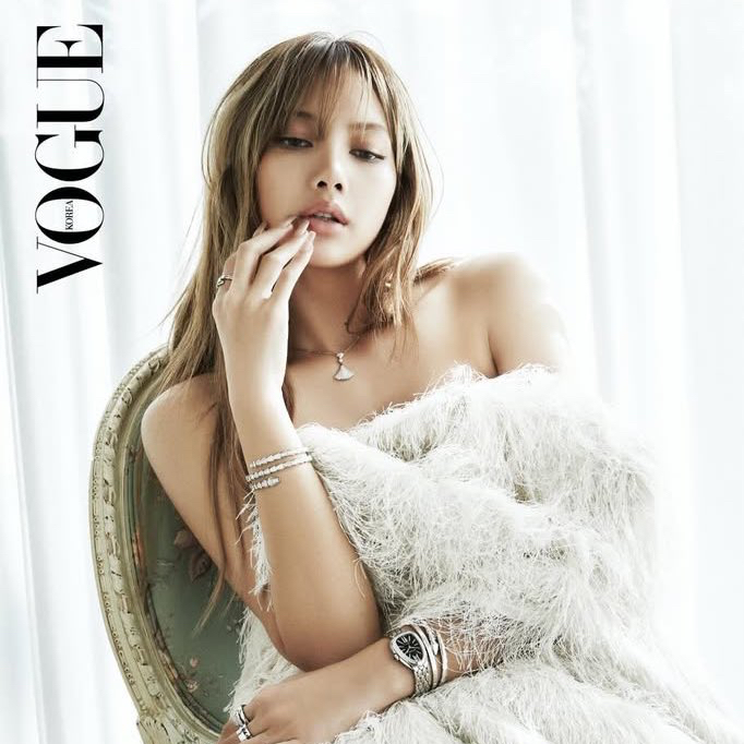 Foto aktivitas terbaru Lisa (BLACKPINK)