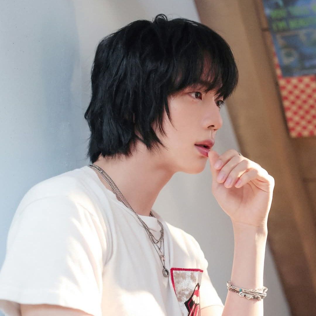 Momen yang diabadikan oleh penggemar Jin (BTS)