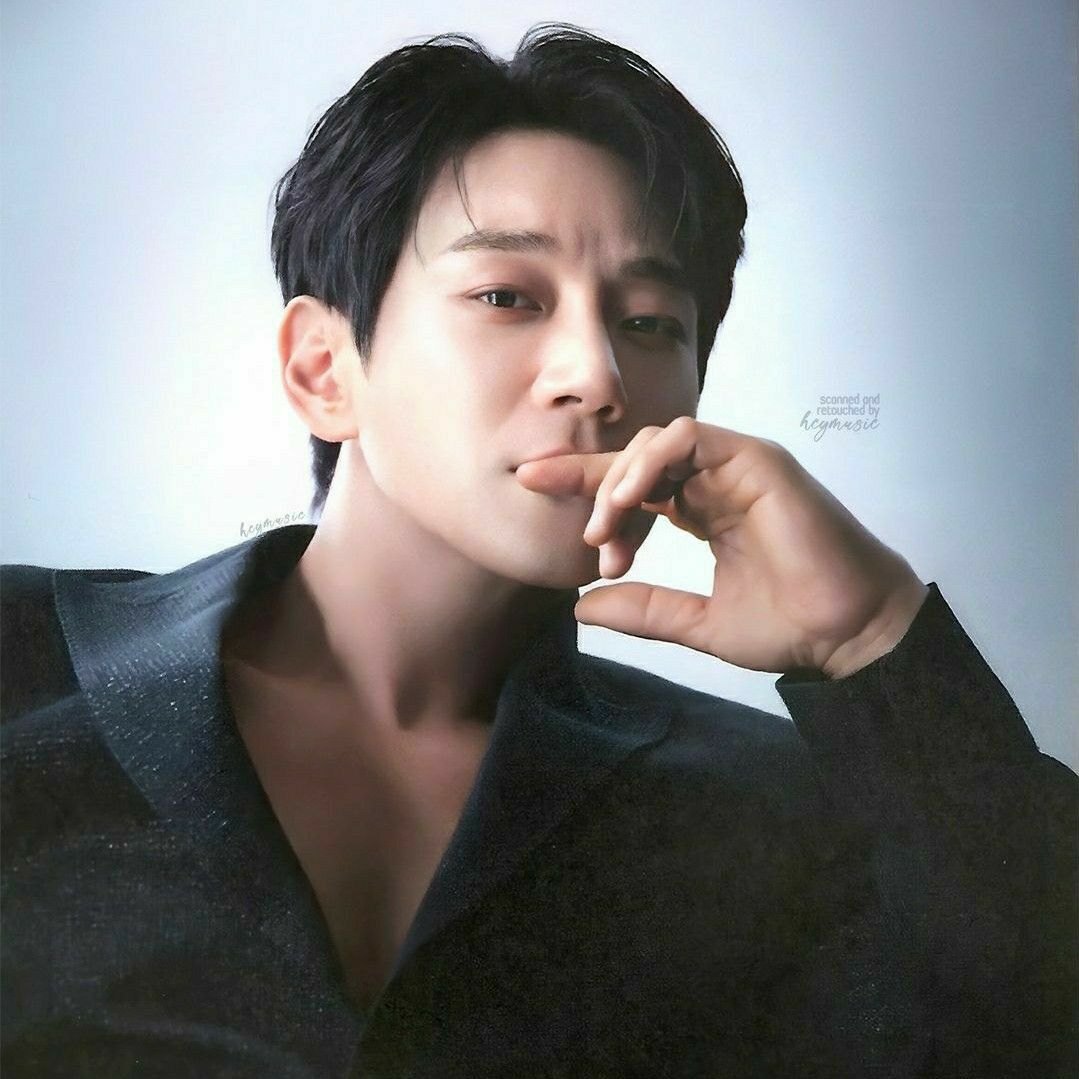 Behind-the-scenes cut of Hwang Chiyeol