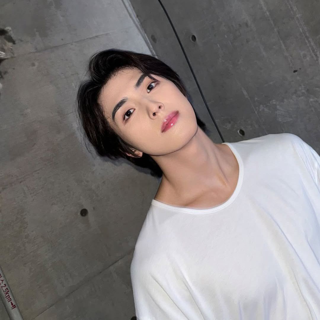 Behind-the-scenes cut of Yonghee (CIX)