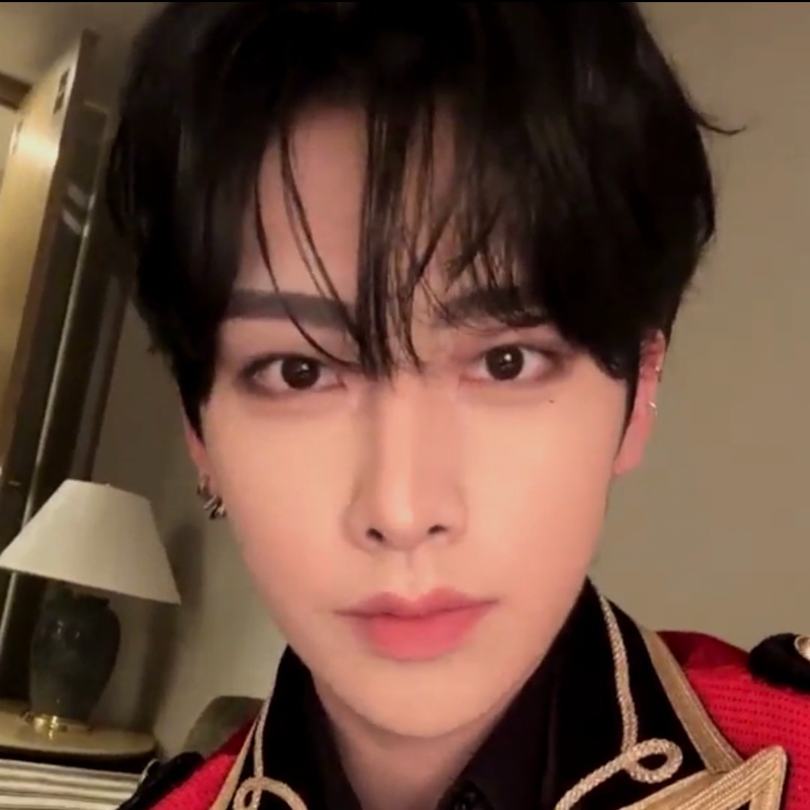 Ricky (ZEROBASEONE)粉丝拍下的瞬间