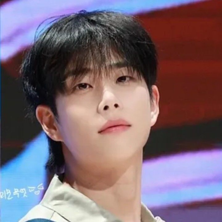 A moment captured by MJ (ASTRO)'s fan