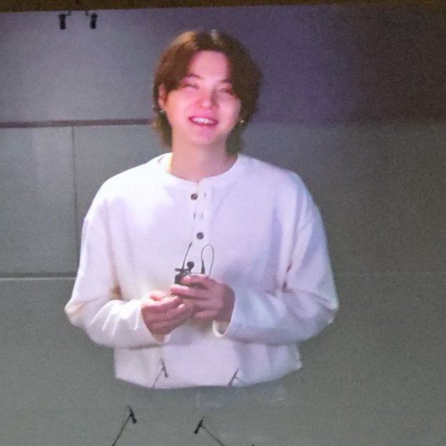 SUGA (防弹少年团)的幕后花絮