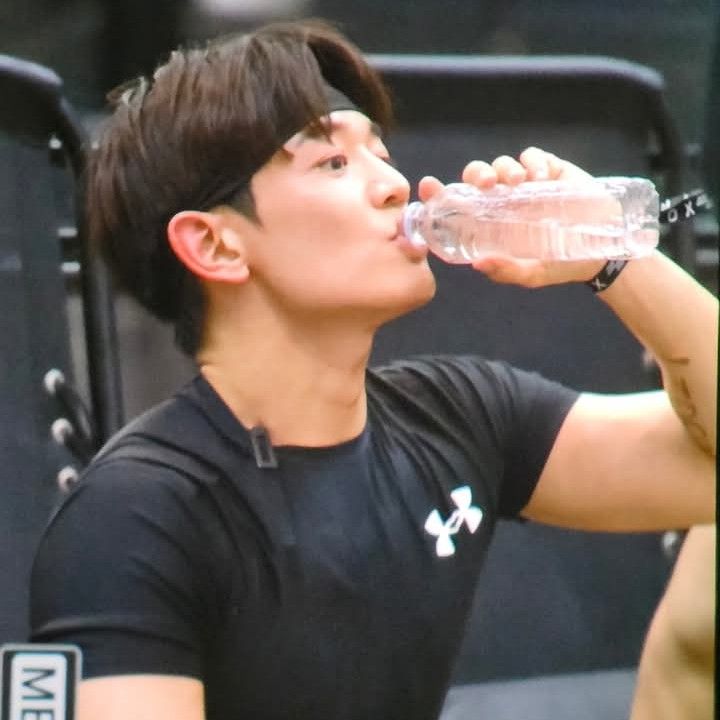 Behind-the-scenes cut of Minho (SHINee)