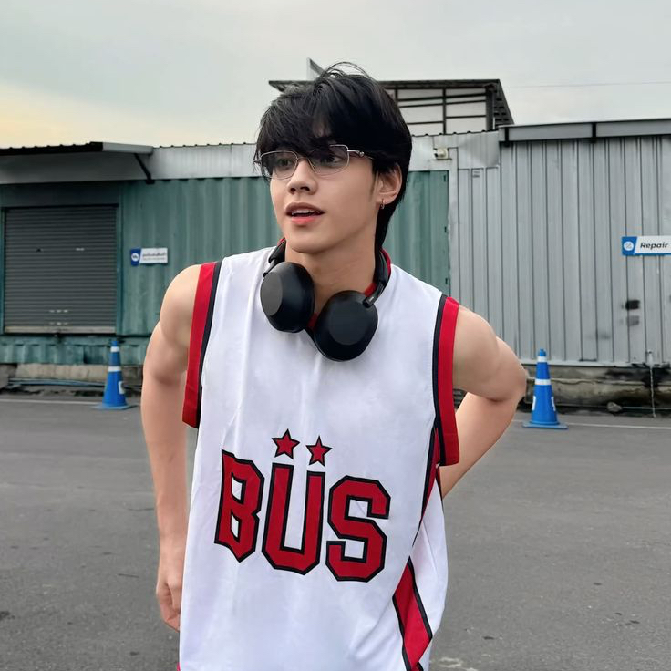 Peemwasu (BUS)の舞台裏ショット