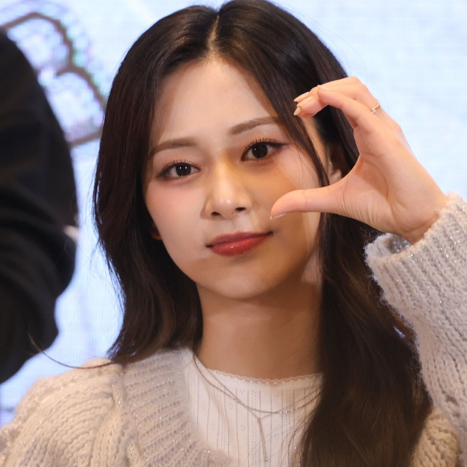Behind-the-scenes cut of Tzuyu (TWICE)