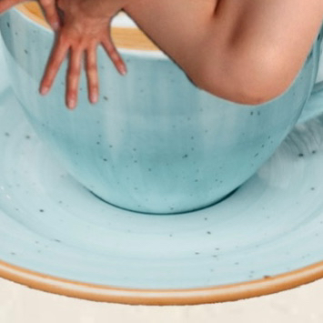 A moment captured by Monday (Weeekly)'s fan