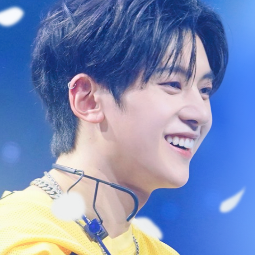 Recent activity shot of Seok Matthew (ZEROBASEONE)