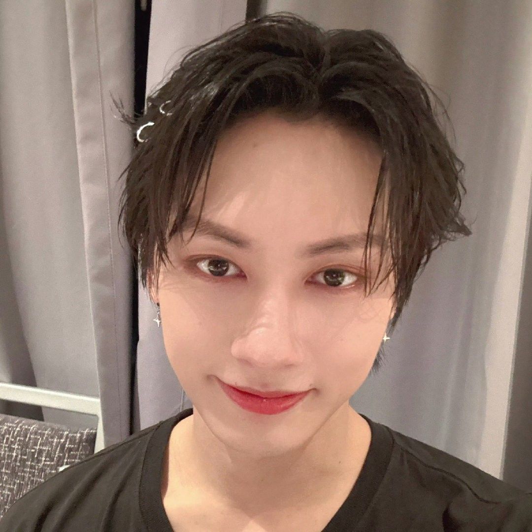 Momen yang diabadikan oleh penggemar Jun (SEVENTEEN)