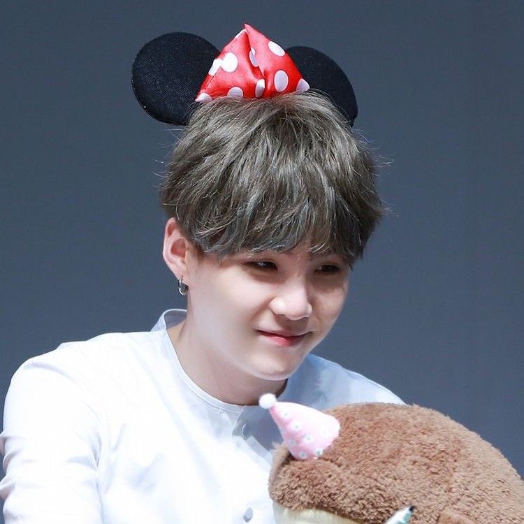 SUGA (防弹少年团)的幕后花絮