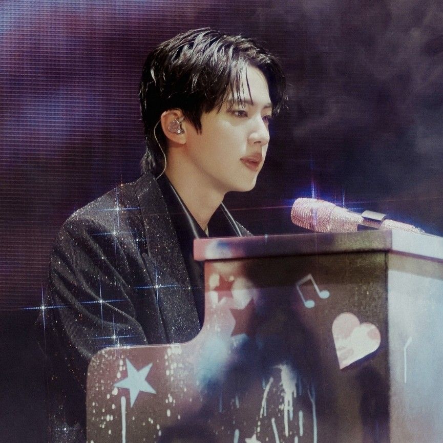 진 (방탄소년단)의 최신 사진