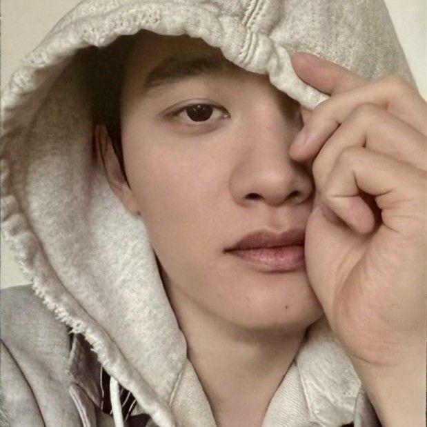 Behind-the-scenes cut of D.O. (EXO)